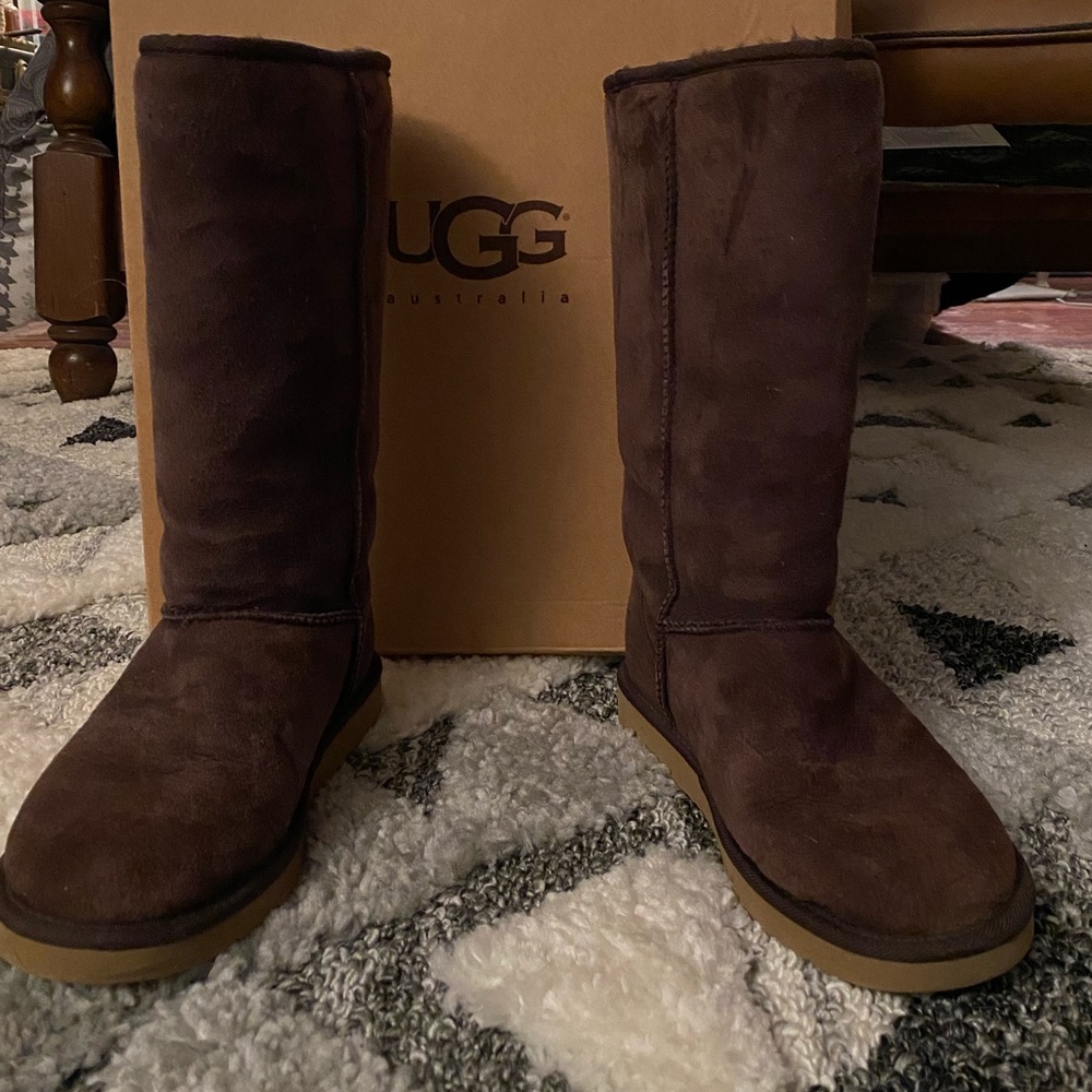 UGG Australia size 8 Classic Tall boot, Chocolate